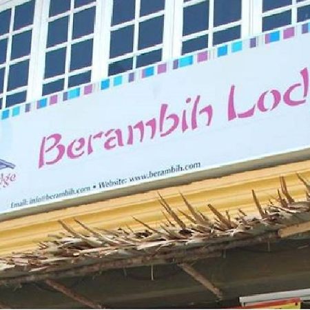 Berambih Lodge 古晋 外观 照片